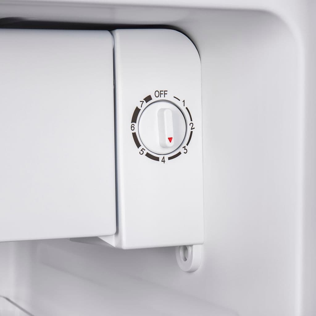 Отдельностоящий однокамерный холодильник Maunfeld MFF50W