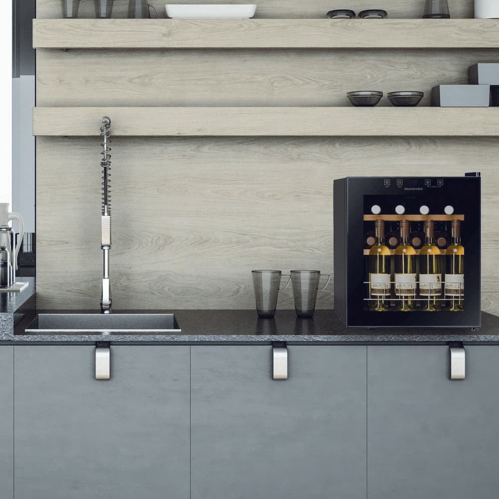 Отдельностоящий винный шкаф Dunavox DXFH-16.46