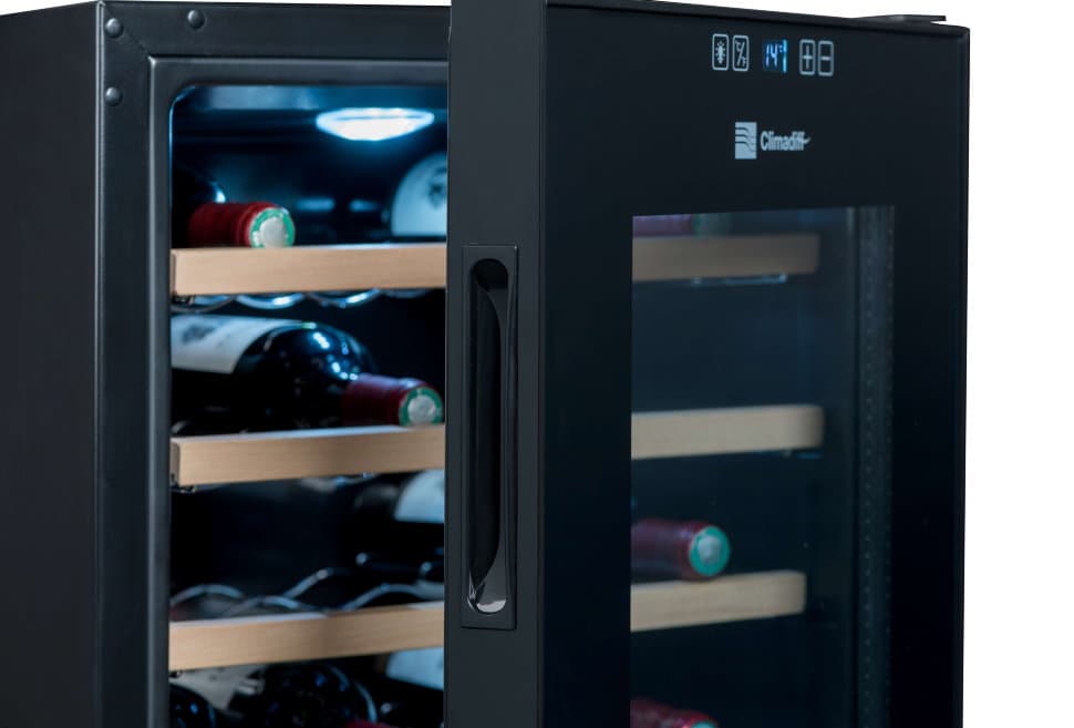 Отдельностоящий винный шкаф Climadiff CC28