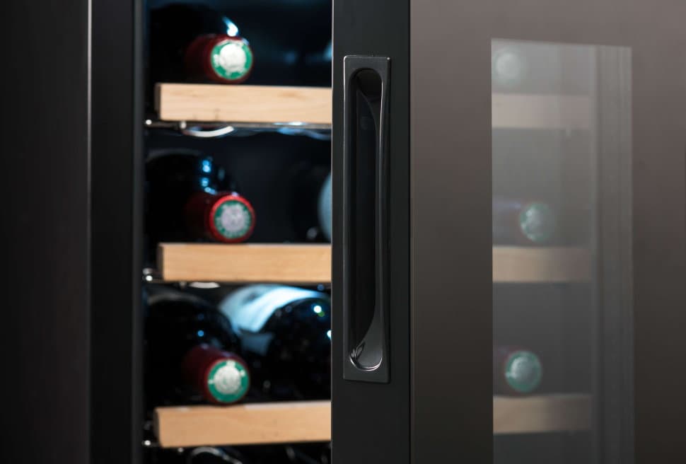 Отдельностоящий винный шкаф Climadiff CC18