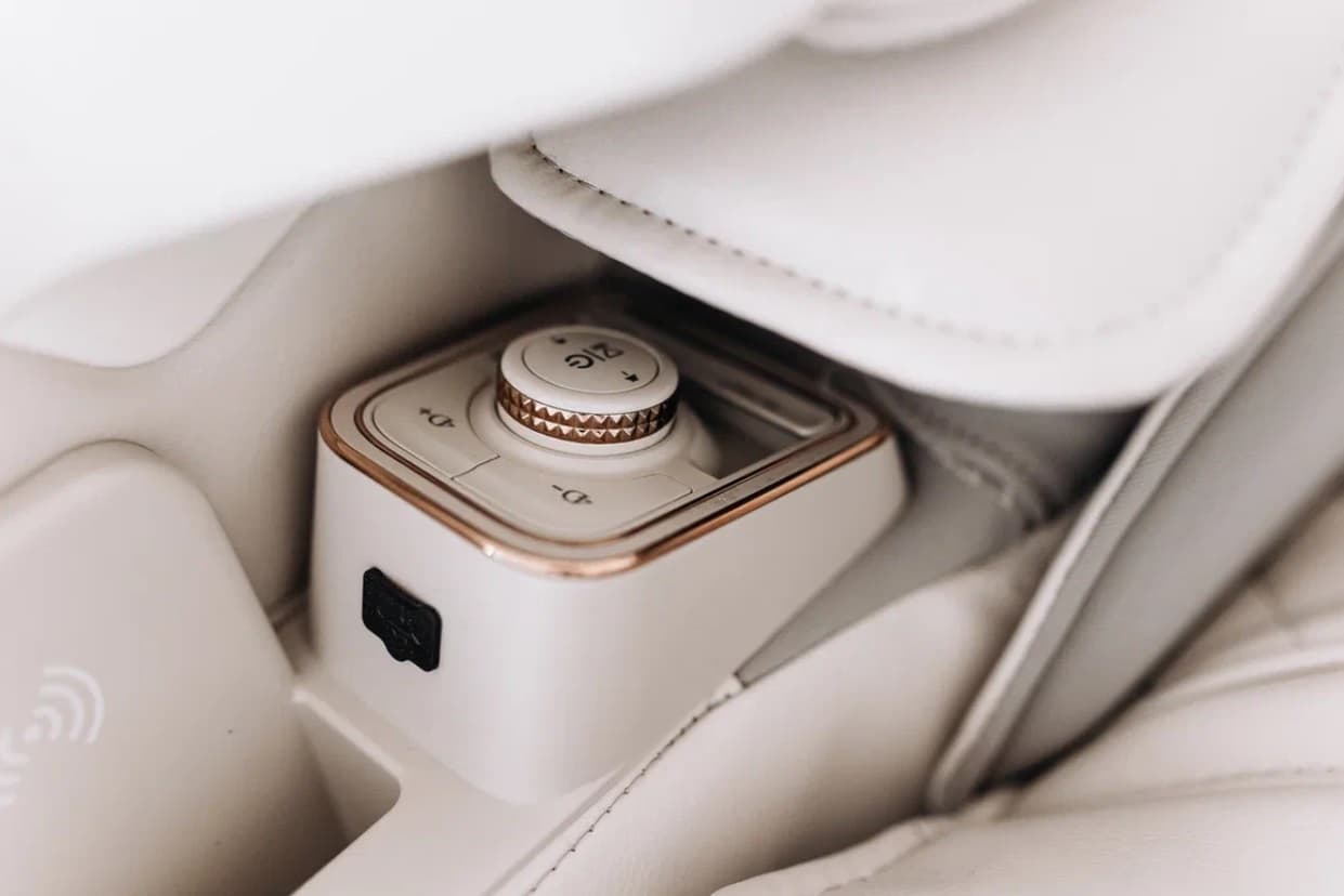 Массажное кресло Takasima Venerdi Massage Expert MS-131 Plus