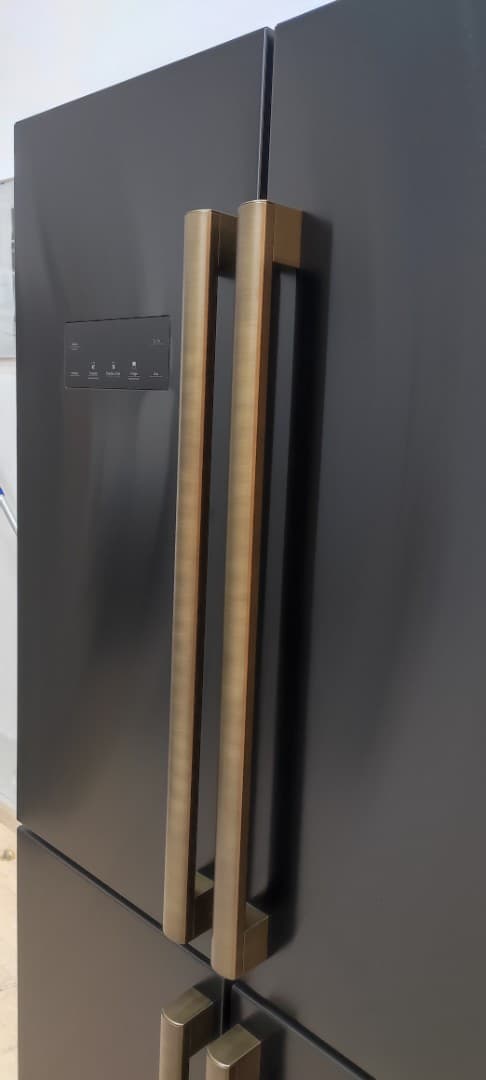 Отдельностоящий Side-by-Side холодильник GENCOOL GDCD-595WB