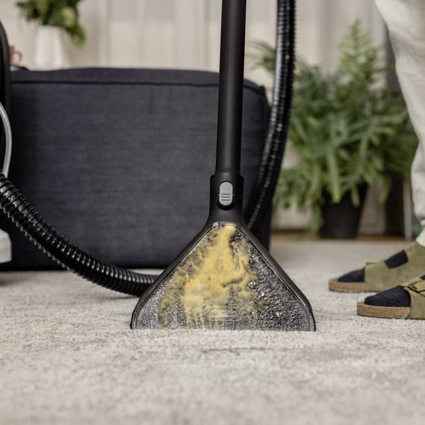 Пылесос Karcher SE 4 Plus 1.081-170