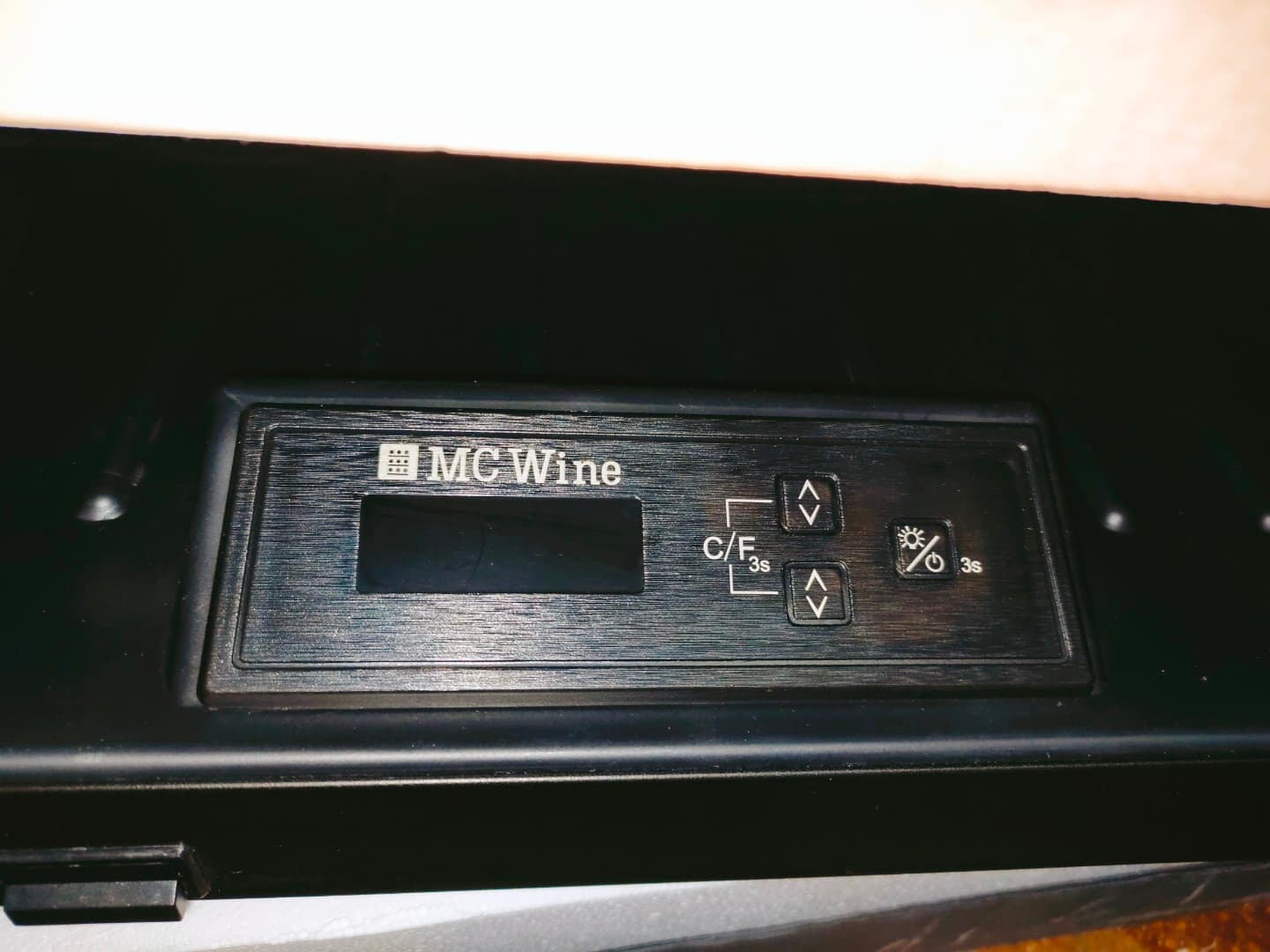 Встраиваемый винный шкаф MC Wine W35B