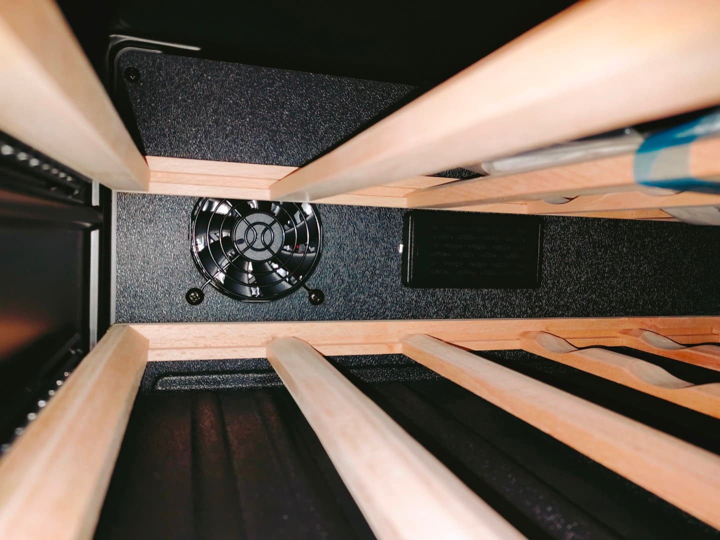 Встраиваемый винный шкаф MC Wine W35B