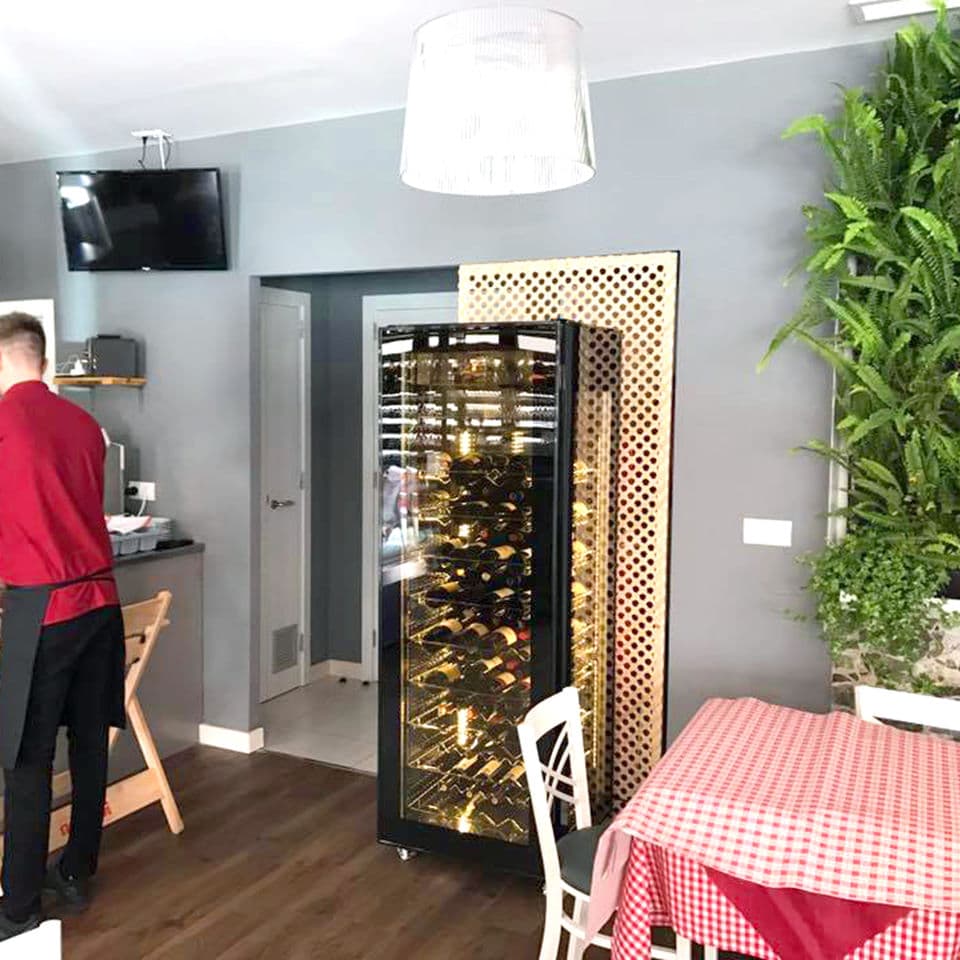 Отдельностоящий винный шкаф Cavanova CVVT400